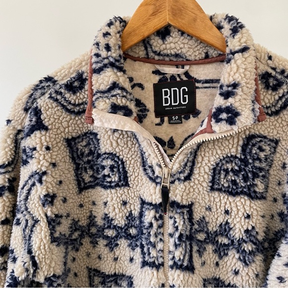 ✨SOLD✨ Urban Outfitters BDG Paisley Damask Bandana Printed Fleece Zip Up Jacket - Picture 2 of 4
